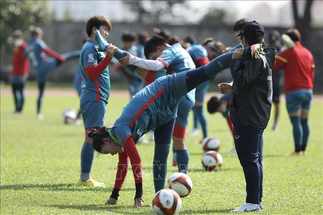 Trung vệ Chương Thị Kiều đã có thể quay trở lại tập cùng các đồng đội để chuẩn bị cho trận đấu đầu tiên của đội vào chiều 3/5 tới đây. Ảnh: Minh Quyết - TTXVN