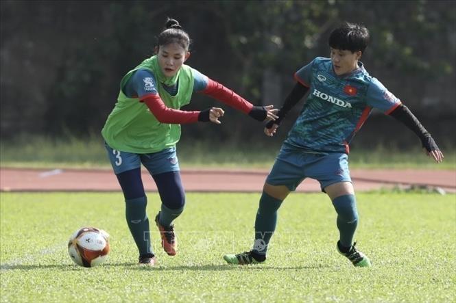 Trung vệ Chương Thị Kiều đã có thể quay trở lại tập cùng các đồng đội để chuẩn bị cho trận đấu đầu tiên của đội vào chiều 3/5 tới đây gặp Malaysia. Ảnh: Minh Quyết - TTXVN