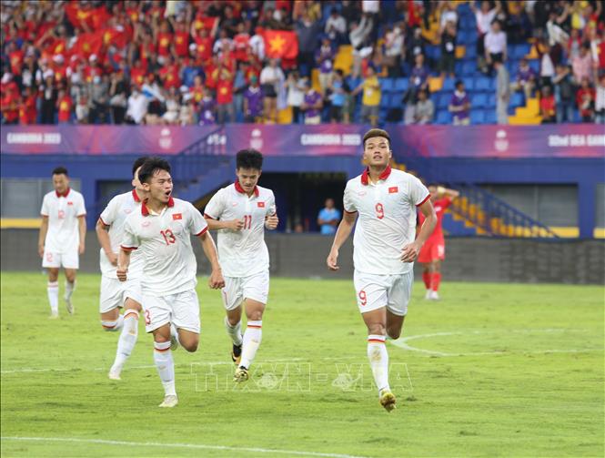 Tiền đạo Văn Tùng (9) mở tỷ số trận đấu cho U22 Việt Nam ở phút 36. Ảnh: Huỳnh Thảo - Pv TTXVN tại Campuchia