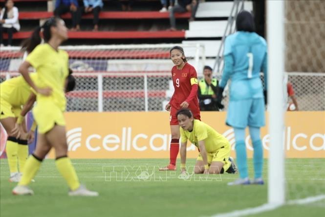 Huynh Nhu (9) scores the third goal for Vietnam at the 34th minute of the match. VNA Photo: Minh Quyết