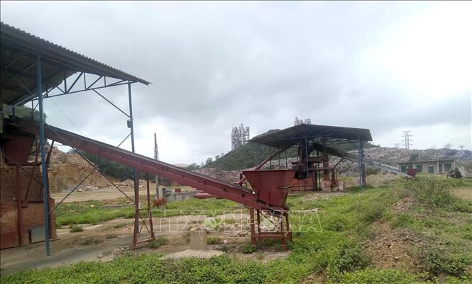 Dang dở công trình xử lý rác tại phường Đông Sơn, thị xã Bỉm Sơn, tỉnh Thanh Hóa. Ảnh: Nguyễn Nam-TTXVN