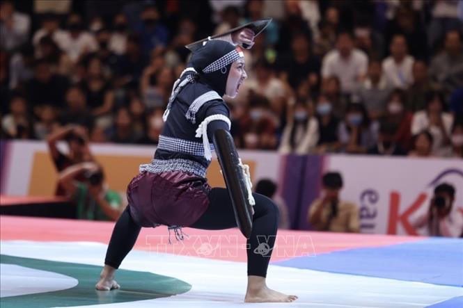 VĐV Anggraini (Indonesia) thi nội dung biểu diễn dành cho nữ, chiều 4/5. Ảnh: Minh Quyết - TTXVN