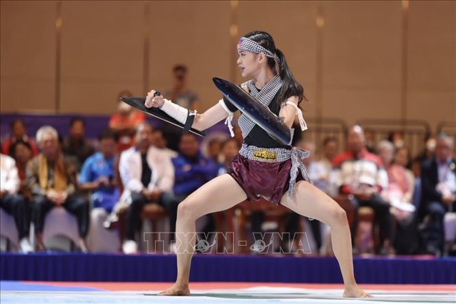 VĐV Derla (Philippines) thi nội dung biểu diễn dành cho nữ, chiều 4/5. Ảnh: Minh Quyết - TTXVN