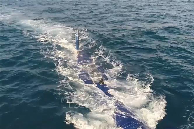 Tàu ngầm không người lái “Cá voi xanh” của Israel. Ảnh: TTXVN phát
