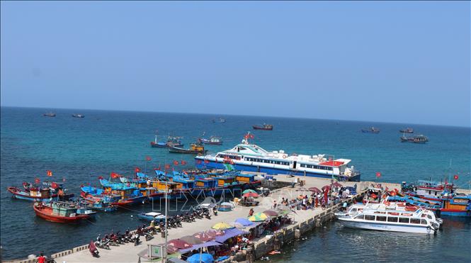 Đảo tiền tiêu Lý Sơn nằm cách đất liền 15 hải lý (khoảng 30km). Ảnh: Phạm Cường-TTXVN