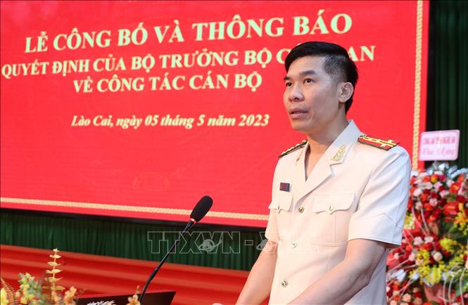 Trong ảnh: Đại tá Cao Minh Huyền, Giám đốc Công an tỉnh Lào Cai phát biểu nhận nhiệm vụ. Ảnh: Quốc Khánh - TTXVN