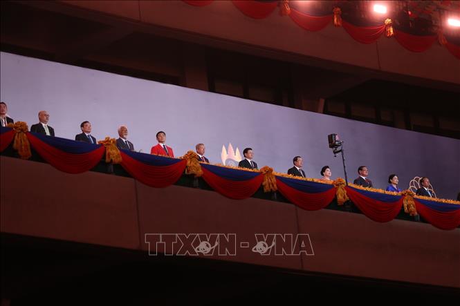 Lãnh đạo các nước ASEAN tham dự lễ khai mạc. Ảnh: Hoàng Linh - TTXVN