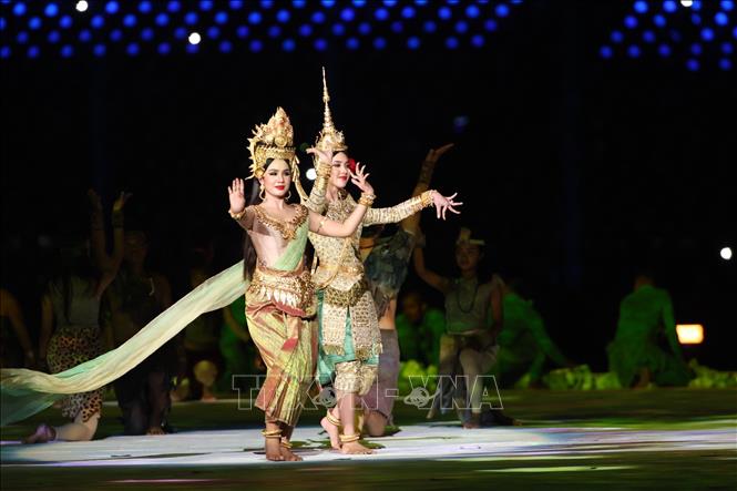 Màn biểu diễn nghệ thuật khai mạc SEA Games 32. Ảnh: Hoàng Linh - TTXVN