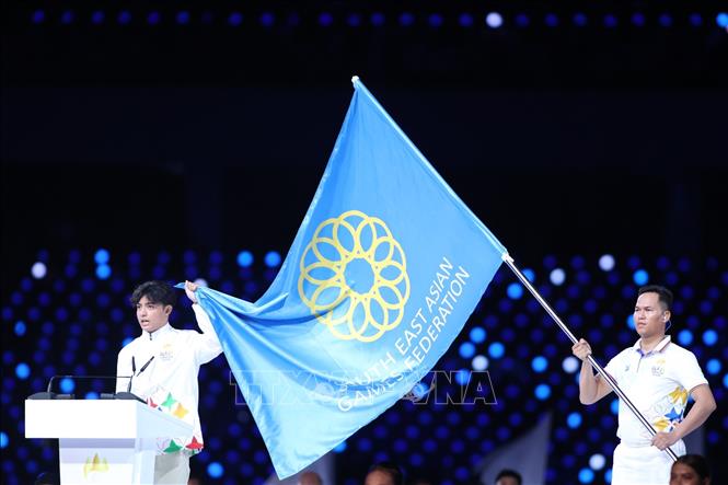 Đại diện vận động viên tuyên thệ tại Lễ khai mạc SEA Games 32. Ảnh: Hoàng Linh - TTXVN