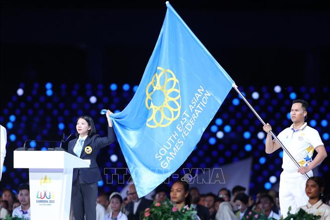 Đại diện trọng tài tuyên thệ tại Lễ khai mạc SEA Games 32. Ảnh: Hoàng Linh - TTXVN