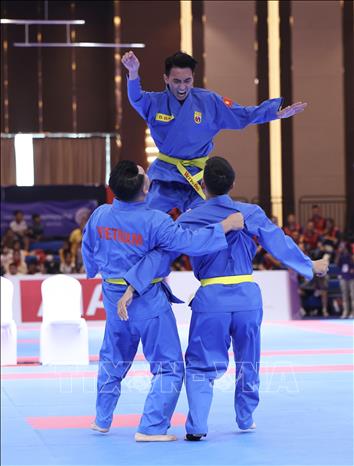 Đội tuyển Vovinam Việt Nam giành HCB ở nội dung Đòn chân tấn công nam với thành tích 267 điểm. Ở nội dung này, Myanmar giành HCV (272 điểm). Ảnh: Minh Quyết - TTXVN