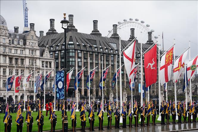 Quang cảnh bên ngoài Quảng trường Nghị viện Anh trước lễ đăng quang của Nhà Vua Charles III, tại London ngày 6/5/2023. Ảnh: AFP/TTXVN