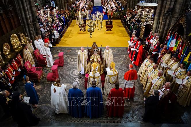 Trong ảnh: Toàn cảnh lễ đăng quang của Vua Charles III tại Tu viện Westminster ở London, Anh ngày 6/5/2023. Ảnh: AFP/TTXVN
