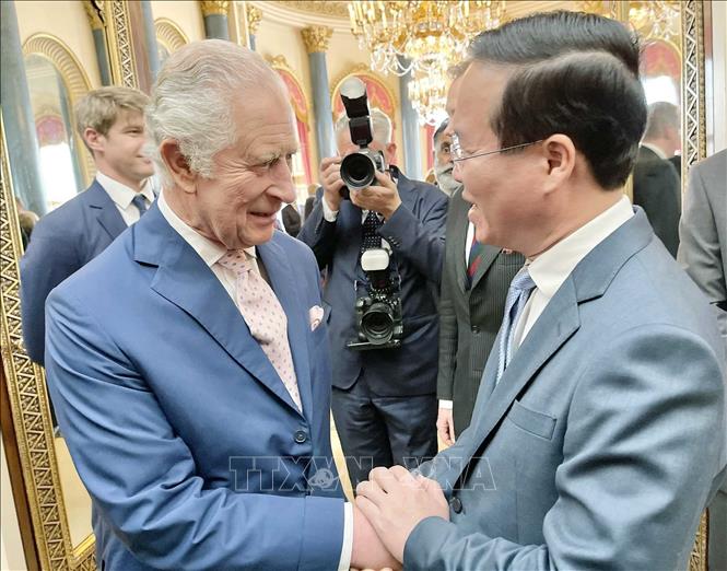 State President Vo Van Thuong and King Charles III of the UK. Photo by courtesy/VNA
