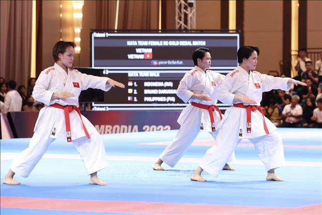 Vietnamese female fighters in their final performance. VNA Photo: Minh Quyết 