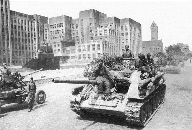 13 giờ chiều ngày 3/7/1944, thủ đô Minsk được giải phóng trong chuỗi chiến dịch giải phóng Byelorussia vào mùa hè năm 1944, mang mật danh 