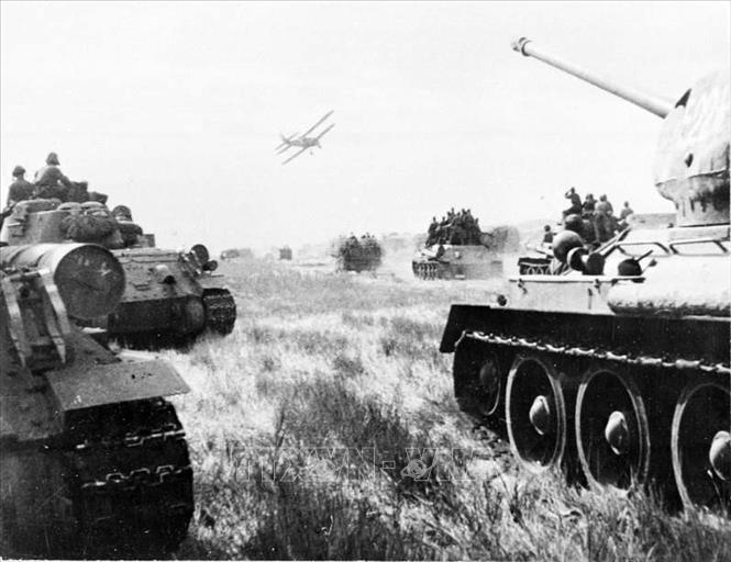 Ngày 9/8/1945, Hồng quân Liên Xô mở màn chiến dịch tấn công đội quân Quan Đông của quân phiệt Nhật tại Mãn Châu (Trung Quốc). Ảnh: Tư liệu quốc tế/TTXVN phát