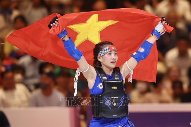 Pham Thi Phuong wins the first gold in Kun Bokator, the 20th gold, for Vietnam. VNA Photo: Minh Quyết
