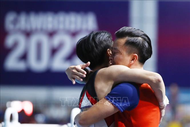 VĐV Đặng Ngọc Xuân Thiện thi đấu xuất sắc ở nội dung Ngựa tay quay để bảo vệ thành công tấm HCV môn Thể dục dụng cụ. Ảnh: TTXVN