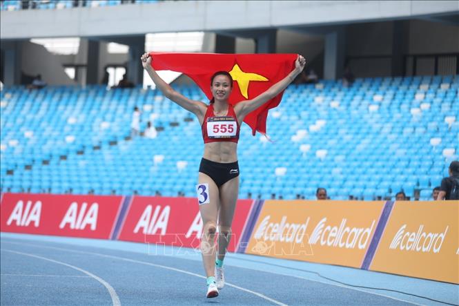 VĐV Huỳnh Thị Mỹ Tiên xuất sắc giành HCV 100m rào nữ ở SEA Games 32 với thành tích 13 giây 50. Ảnh: Minh Quyết - TTXVNv