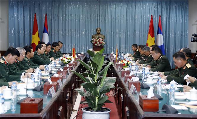 Trong ảnh: Thượng tướng Nguyễn Tân Cương, Tổng Tham mưu trưởng, Thứ trưởng Bộ Quốc phòng cùng đoàn đang hội đàm chính thức với Đoàn đại biểu cấp cao Bộ Quốc phòng Lào do Thượng tướng Khamliang Outhakaysone, Thứ trưởng Bộ Quốc phòng, Tổng Tham mưu trưởng Quân đội nhân dân Lào làm Trường đoàn. Ảnh: Phạm Kiên - Phóng viên TTXVN tại Lào.