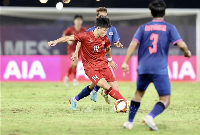 Do cả U22 Việt Nam và U22 Thái Lan đều đã giành quyền vào bán kết nên trận đấu diễn ra khá cởi mở. Ảnh: Hoàng Linh – TTXVN
