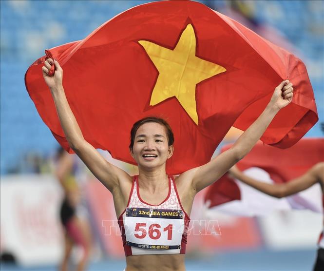 Nguyễn Thị Oanh toả sáng, giành HCV môn Điền kinh ở nội dung chạy 10.000m nữ với thành tích 35 phút 11 giây 53. Ảnh: TTXVN