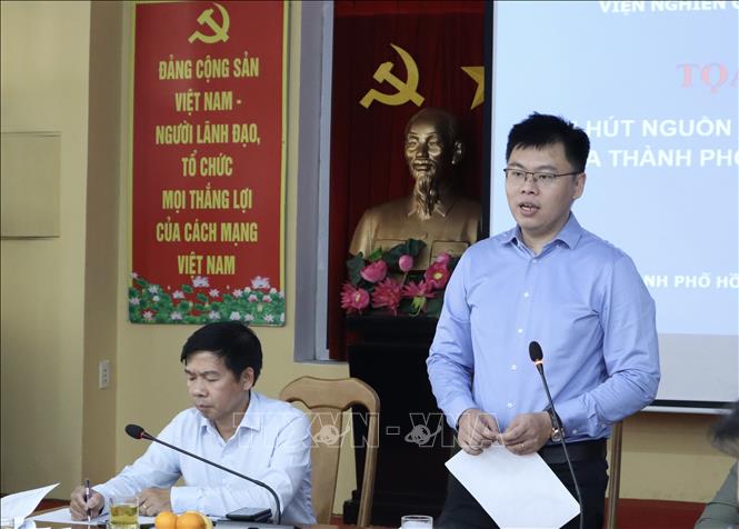 Trong ảnh: Ông Trương Minh Huy Vũ, Phó Viện trưởng Viện Nghiên cứu phát triển Tp. Hồ Chí Minh phát biểu tại toạ đàm. Ảnh: Xuân Anh – TTXVN 