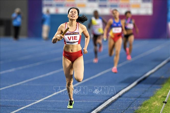 Nguyen Thi Huyen wins three medals at the Games, her 13th gold medal at the SEA Games arena - a record of Vietnamese sports. VNA Photo