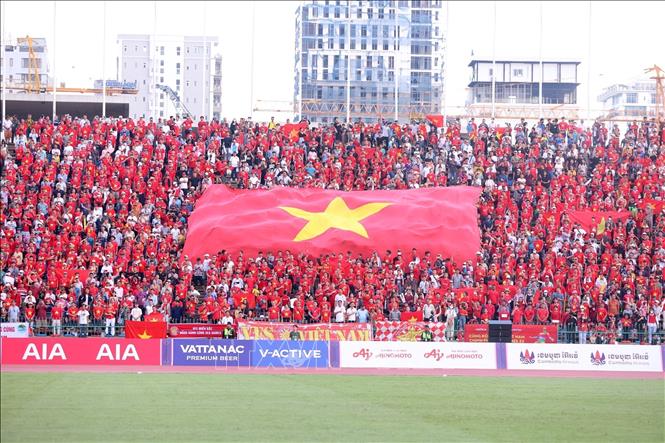 Vietnamese fans at the Olympic stadium in Phnom Penh. VNA Photo