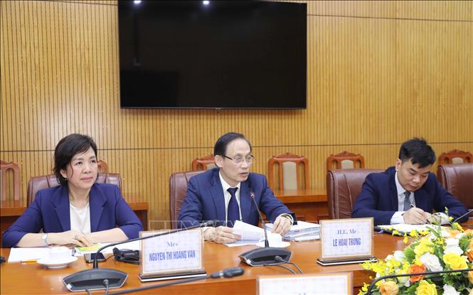 Đồng chí Lê Hoài Trung, Uỷ viên Trung ương Đảng, Trưởng Ban Đối ngoại Trung ương phát biểu tại buổi làm việc. Ảnh: Phương Hoa - TTXVN
 