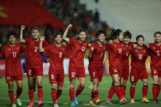 Đánh bại Myanmar để đoạt HCV SEA Games 32, tuyển nữ Việt Nam trở thành đội bóng đầu tiên trong lịch sử vô địch 4 kỳ SEA Games liên tiếp. Ảnh: Minh Quyết-TTXVN