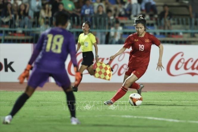 Thanh Nha (19) scores the second goal at the 76th minute of the match. VNA Photo