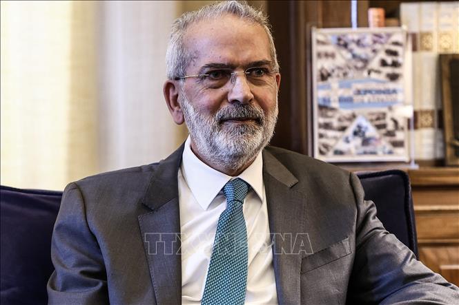 Ông Ioannis Sarmas, Chánh án Tòa án Kiểm toán Hy Lạp, trong cuộc gặp Tổng thống Hy Lạp ở Athens ngày 24/5/2023. Ảnh: AFP/TTXVN