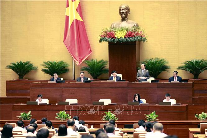 Phó Chủ tịch Quốc hội Nguyễn Khắc Định phát biểu điều hành nội dung phiên họp. Ảnh: Doãn Tấn - TTXVN