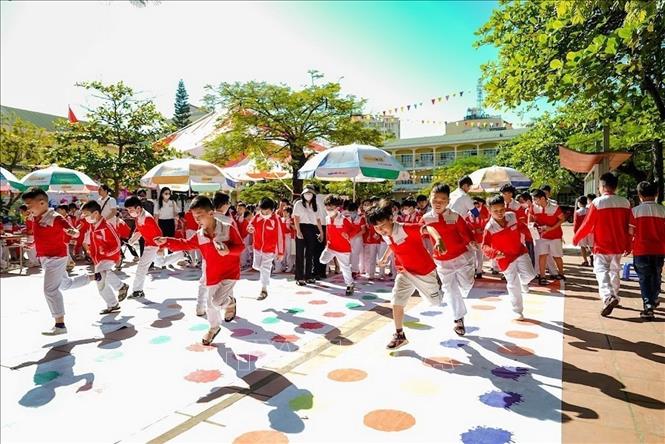 Thiếu nhi Quảng Ninh sôi nổi tham gia ngày hội sắc màu năm 2022. Ảnh: TTXVN phát