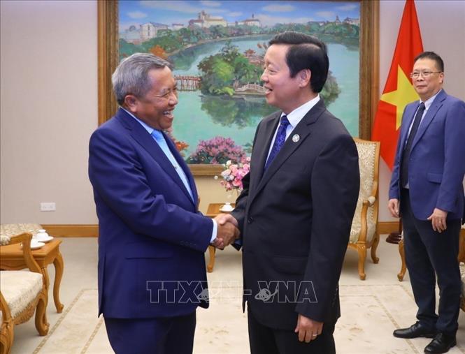 Phó Thủ tướng Trần Hồng Hà tiếp Bộ trưởng Bộ Công nghệ và Truyền thông Lào Boviengkham Vongdara. Ảnh: Văn Điệp - TTXVN