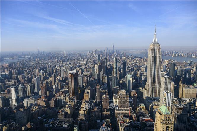 Các tòa nhà cao tầng tại New York, Mỹ, ngày 14/4/2023. Ảnh: AFP/TTXVN