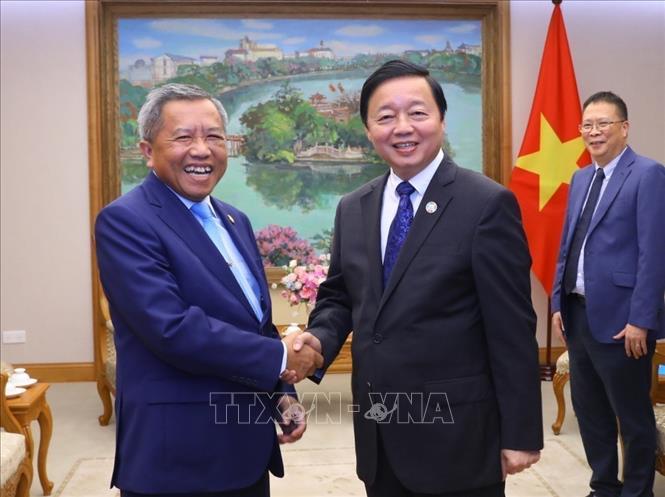 Deputy Prime Minister Tran Hong Ha receives visiting Lao Minister of Technology and Communications Boviengkham Vongdara in Hanoi on May 29. VNA Photo: Văn Điệp