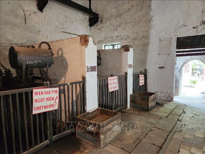 Trong ảnh: Bên trong hai nhà máy thuỷ điện được xây dựng sớm nhất Việt Nam. Ảnh: Chu Hiệu-TTXVN