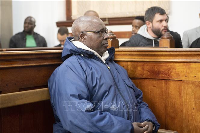Nghi phạm Fulgence Kayishema tại toà án thành phố Cape Town, Nam Phi ngày 26/5/2023. Ảnh: AFP/TTXVN