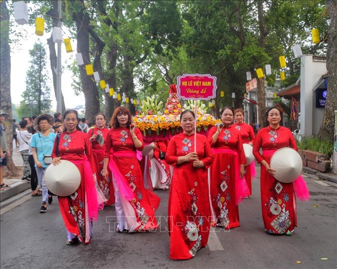 Đoàn rước của họ Lê tại Việt Nam. Ảnh: Tuấn Đức - TTXVN