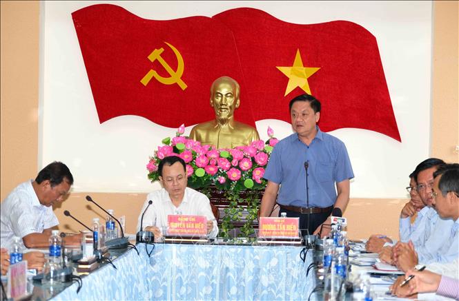 Phó Chủ tịch Thường trực UBND TP. Cần Thơ Dương Tấn Hiển phát biểu tại buổi làm việc. Ảnh: Thanh Liêm - TTXVN