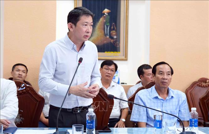 Ông Anthony Tan, Tổng Giám đốc Công ty Cổ phần VSIP Cần Thơ thông tin tiến độ dự án. Ảnh: Thanh Liêm - TTXVN