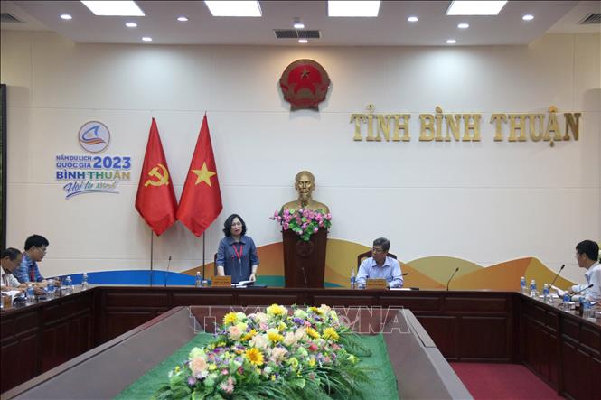 Thứ trưởng Bộ Giáo dục và Đào tạo Ngô Thị Minh phát biểu tại buổi làm việc với Ban Chỉ đạo Kỳ thi tốt nghiệp THPT năm 2023 của tỉnh Bình Thuận. Ảnh: Nguyễn Thanh - TTXVN