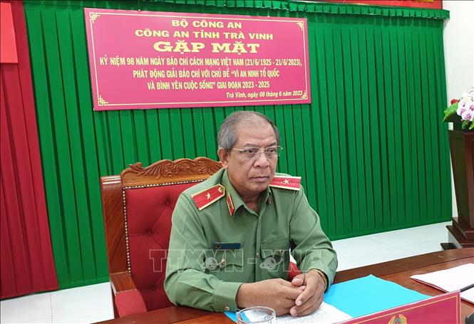 Trong ảnh: Thiếu tướng Kiên Rịnh, Phó Giám đốc Công an tỉnh, chủ trì buổi gặp mặt tại điểm cầu Trà Vinh. Ảnh: Thanh Hòa - TTXVN