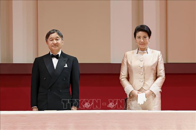 (Tư liệu) Nhật hoàng Naruhito (trái) và Hoàng hậu Masako dự một sự kiện ở Tokyo, Nhật Bản, ngày 13/4/2023. Ảnh: Kyodo/TTXVN