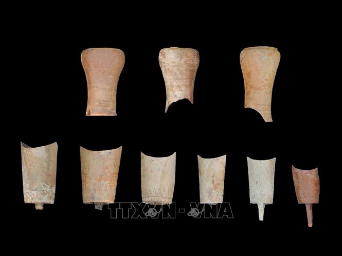 Bộ nhạc cụ được khai quật tại khu di tích hoàng cung Việt ở thành phố Thiệu Hưng, tỉnh Chiết Giang, miền Đông Trung Quốc, ngày 12/6/2023. Ảnh: THX/TTXVN