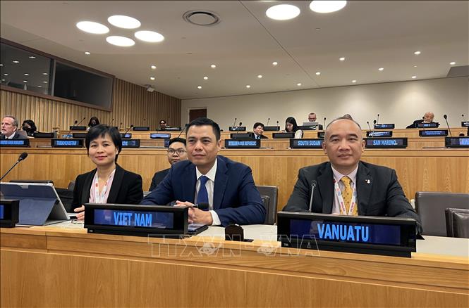  Ambassador Dang Hoang Giang attends the meeting. VNA Photo: Thanh Tuấn 