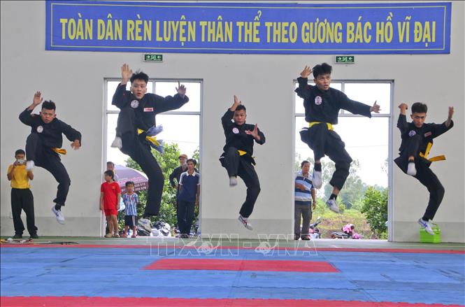 Trong ảnh: Biểu diễn võ cổ truyền tại lễ khai mạc. Ảnh: Duy Khương – TTXVN